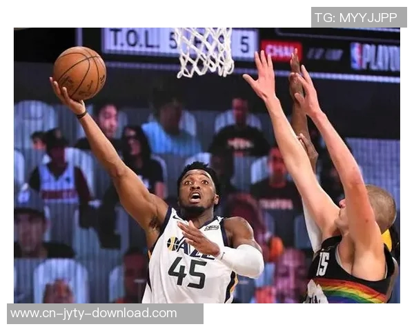 骑士与爵士的激烈对决谁能在赛场上笑到最后